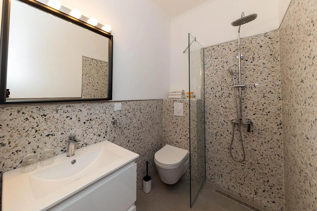 Villa Feral Apartments 0*, Crikvenica