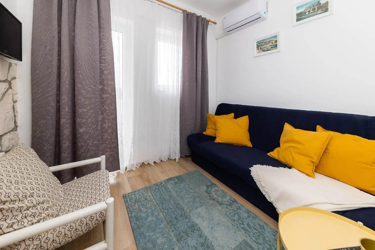 Villa Feral Apartments
